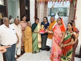 डॉ. अर्चना गुप्ता ने नारनौल में वरिष्ठ कार्यकर्ताओं से उनके घर जाकर की मुलाकात