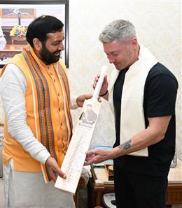 मुख्यमंत्री से मिले ऑस्ट्रेलिया के विश्व कप विजेता पूर्व कप्तान माइकल क्लार्क