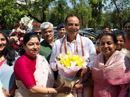उषा प्रियदर्शी और मीना परमार ने भाजपा के पूर्व प्रदेश अध्यक्ष मोहन लाल बड़ौली की उपस्थिति में संभाला पदभार