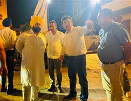 हरजोत सिंह बैंस ने रात 1 बजे अमृतसर में सफाई अभियान की अगुवाई की;