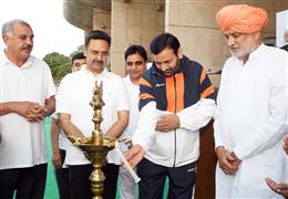 मुख्यमंत्री ने विस अध्यक्ष के साथ विस परिसर में किया योग प्रोटोकॉल का अभ्यास