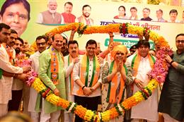 गुरुग्राम में पहुंची भाजपा प्रदेश अध्यक्ष डा. अर्चना गुप्ता का जगह-जगह पुष्पवर्षा और जयघोष के नारों के साथ भव्य स्वागत*