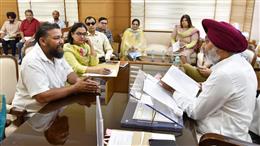 कर्मचारियों की मांगों पर जल्द फैसला करेगी मान सरकार: हरपाल चीमा