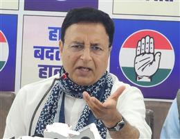MSP खरीद का दावा किसानों से मजाक : सुरजेवाला
