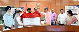 मेधावी जरूरतमंद विद्यार्थियों की मदद करें एलुमनाई - राज्यपाल प्रो. असीम कुमार घोष