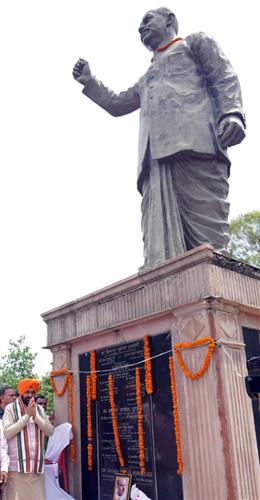 डॉ. श्यामा प्रसाद मुखर्जी के बलिदान ने भारत की एकता, अखंडता को किया मज़बूत- मुख्यमंत्री 