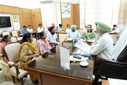 वित्त मंत्री हरपाल सिंह चीमा द्वारा कर्मचारी यूनियनों के मुद्दों के समाधान के लिए महत्वपूर्ण बैठकें