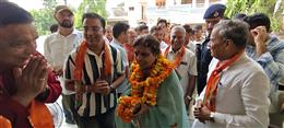बूथ अध्यक्ष के घर पहुंची भाजपा प्रदेश अध्यक्ष कहा- कार्यकर्ता ही पार्टी की असली ताकत