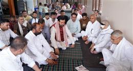 मुख्यमंत्री  ने स्व. गुरनाम सिंह गुर्जर को दी भावभीनी श्रद्धांजलि, कहा- उनका निधन संगठन व समाज के लिए अपूरणीय क्षति