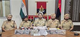 सीमा पार तस्करी मॉड्यूल से जुड़े चार व्यक्ति 5 पिस्तौल, 2 किलोग्राम हेरोइन और 5 लाख रुपये की ड्रग मनी सहित काबू