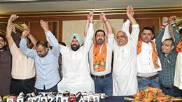 आप के पूर्व जालंधर नॉर्थ हलका इंचार्ज दिनेश ढल्ल भाजपा में शामिल