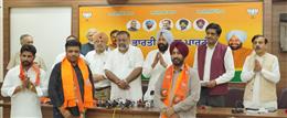 संगरूर में आप के पार्षदों और वरिष्ठ अकाली नेता भाजपा में शामिल