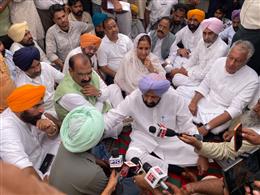 पंजाब भाजपा के प्रदेश अध्यक्ष केवल सिंह ढिल्लों के काफिले पर ‘आप’ कार्यकर्ताओं द्वारा हमला
