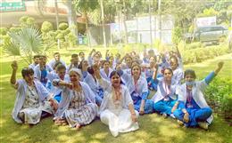 ऑनलाइन ट्रांसफर पॉलिसी के विरोध में दो घंटे की हड़ताल कर गरजीं नर्सिंग ऑफिसर्स