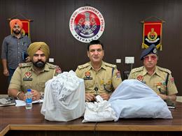 पठानकोट में 7.823 किलो हेरोइन सहित महिला समेत दो तस्कर गिरफ्तार