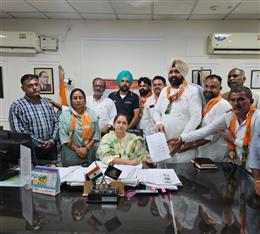 सीबीआई जांच की मांग को लेकर डीसी के माध्यम से राज्यपाल को भेजे ज्ञापन