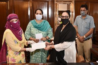 रजिय़ा सुल्ताना ने 43 उम्मीदवारों को तरस के आधार पर सरकारी नौकरी के नियुक्ति पत्र सौंपे
