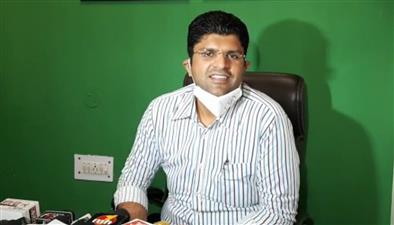 अपना कुनबा संभाले कांग्रेस, अपने 30 विधायकों को साथ बैठाकर दिखाएं हुड्डा:दुष्यंत चौटाला