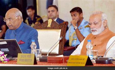    राज्यपालों को स्वच्छता का उदाहरण पेश करना चाहिए: प्रधानमंत्री नरेंद्र मोदी