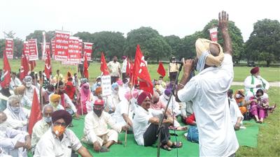 कम्यूनिस्टों ने की मांग धारा 144 हटाई जाए