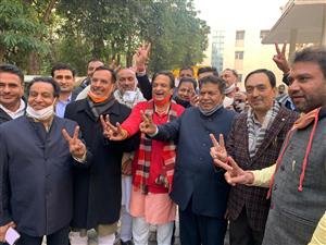 निकाय चुनाव में जनता ने सभी दलों को दिखाया आइना