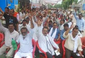 हरियाणा के निकाय कर्मियों ने सरकार के खिलाफ खोला मोर्चा