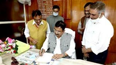 वन विकास निगम चेयरमैन ने किया किसानों का समर्थन