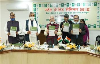 हरियाणा में नाबार्ड की मदद से चलेगी माइक्रो इरीगेशन योजना:मनोहर लाल