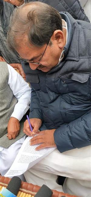 अभय चौटाला ने दिया विधानसभा से इस्तीफा