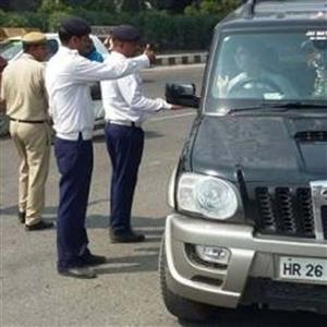 किसानों की ट्रैक्टर परेड, पुलिस ने डायवर्ट की ट्रैफिक