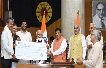 वरूण चौधरी व अभय यादव को सर्वश्रेष्ठ विधायक सम्मान