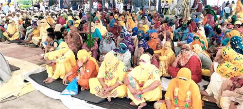 किसानों ने टोल पर शहीदी दिवस मना किया भगत सिंह, राजगुरू व सुखदेव को याद