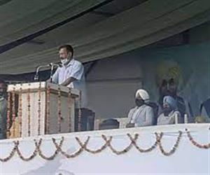 केजरीवाल ने अमृतसर से किया चुनावी शंखनाद