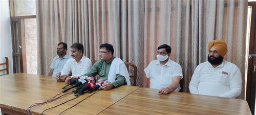 भाजपा के निर्देश पर हुड्डा बनाएंगे नई पार्टी:तंवर