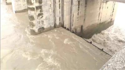 भारी बरसात से उफान पर यमुना नदी