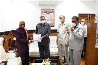 हरियाणा में आवासीय योजनाओं को सख्ती से लागू करें:दत्तात्रेय