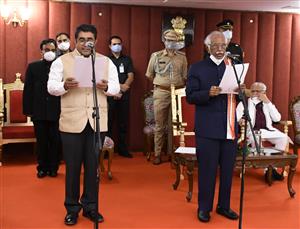 आनंद कुमार बने एचपीएससी सदस्य, राज्यपाल ने दिलाई शपथ