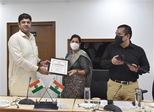 आधुनिक होता हुआ आबकारी विभाग, डिप्टी सीएम ने जीएसटी के लिए की नई प्रणाली की शुरुआत
