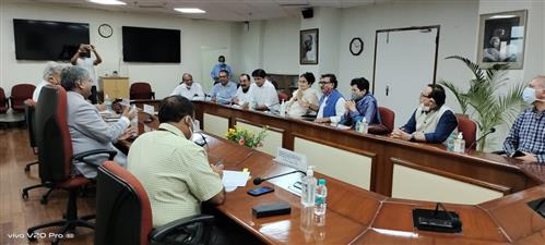 कांग्रेस के प्रतिनिधिमंडल ने राष्ट्रीय मानव अधिकार आयोग से लगाई किसानों को न्याय दिलाने की गुहार