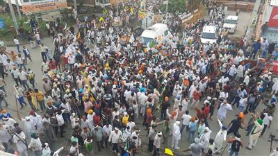 दिनभर किसानों के कब्जे में रहा करनाल, प्रशासन लाचार