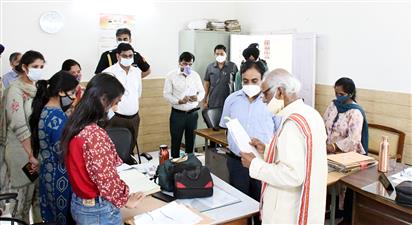 राज्यपाल ने किया बाल कल्याण परिषद कार्यालय का औचक निरीक्षक