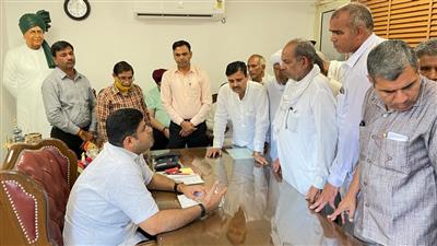 जलभराव वाले क्षेत्र का दौरा करके तुरंत पानी निकासी का प्रबंध करें जिला प्रशासन - दुष्यंत
