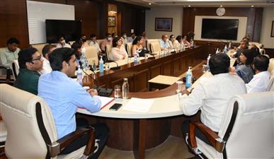 गुरुग्राम में कोरोना के बढ़ते केसों के चलते मास्क व अन्य  नियम फिर से किए जा सकते हैं लागू 
