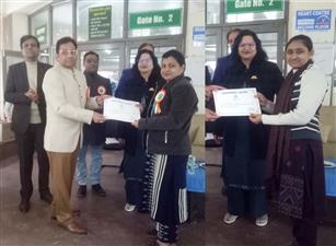 गुरुग्राम: गणतंत्र दिवस पर डॉक्टर्स, नर्सिंग ऑफिसर्स व अन्य कर्मचारियों का हुआ सम्मान