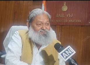 पराली का जलना और एयर क्वालिटी इंडेक्स का बढ़ना बहुत ही गंभीर समस्या:विज