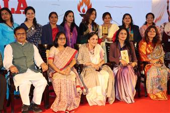 प्रो. शालिनी तनेजा को उज्जवला सम्मेलन में मिला नारी शक्ति सम्मान