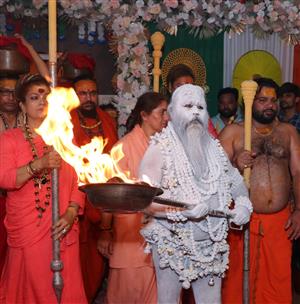 श्री शनिदेव के जन्मोत्सव पर श्री शनिधाम मन्दिर में हुई भस्माआरती 