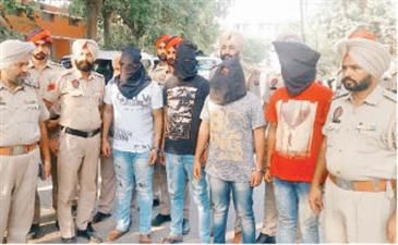  गैंगस्टर्स ने की पुलिस पर फायरिंग, चार गिरफ्तार