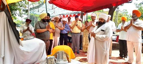 इमटेक के वैज्ञानिकों, शोधकर्ताओं व कर्मचारियों ने मीठे जल की छबील लगाई
