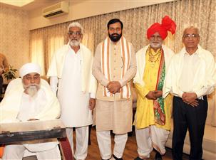 मुख्यमंत्री नायब सिंह द्वारा पद्मश्री अवार्डियों को किया गया सम्मानित 